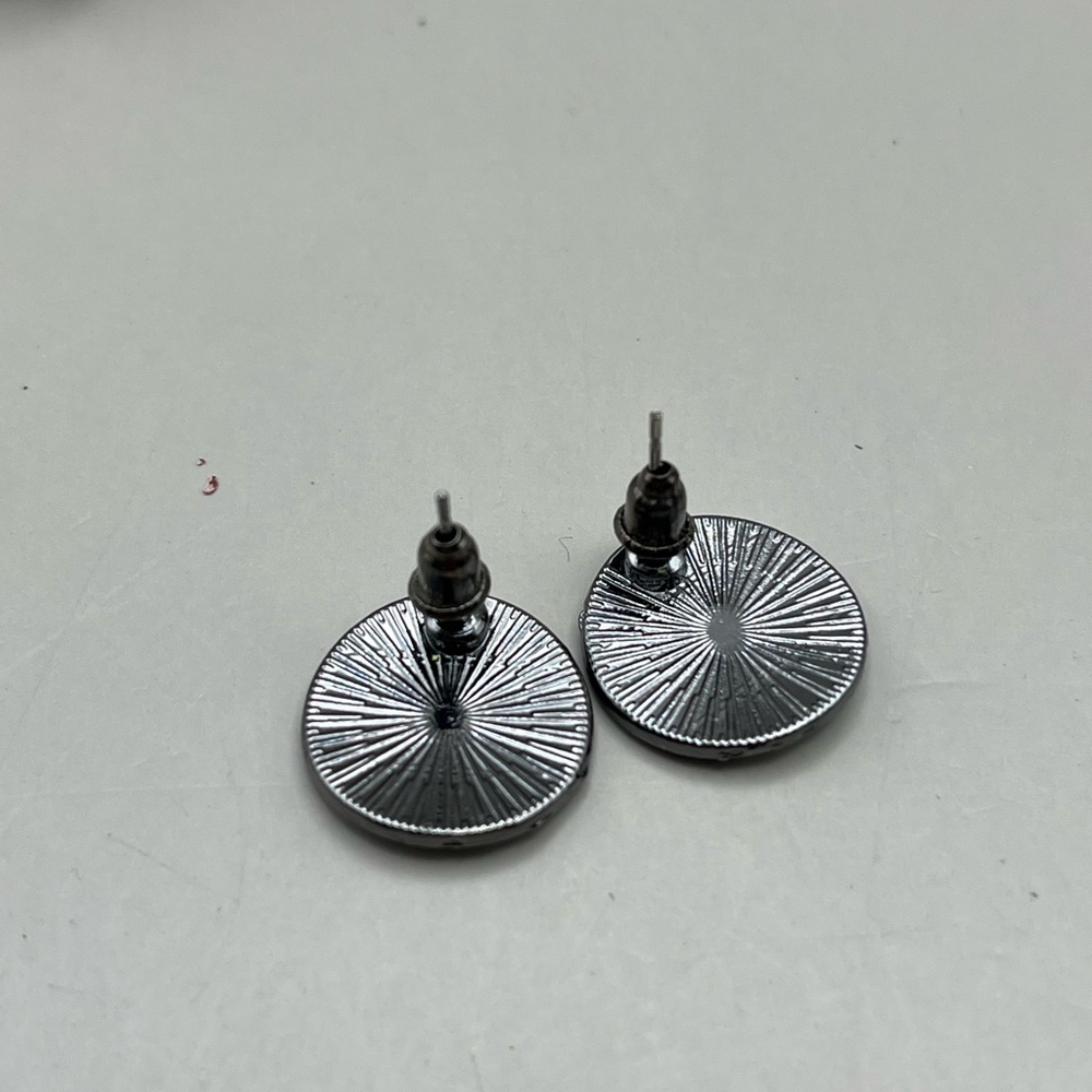 Elegant Silver Crystal Stud Earrings - Picture 2 of 3
